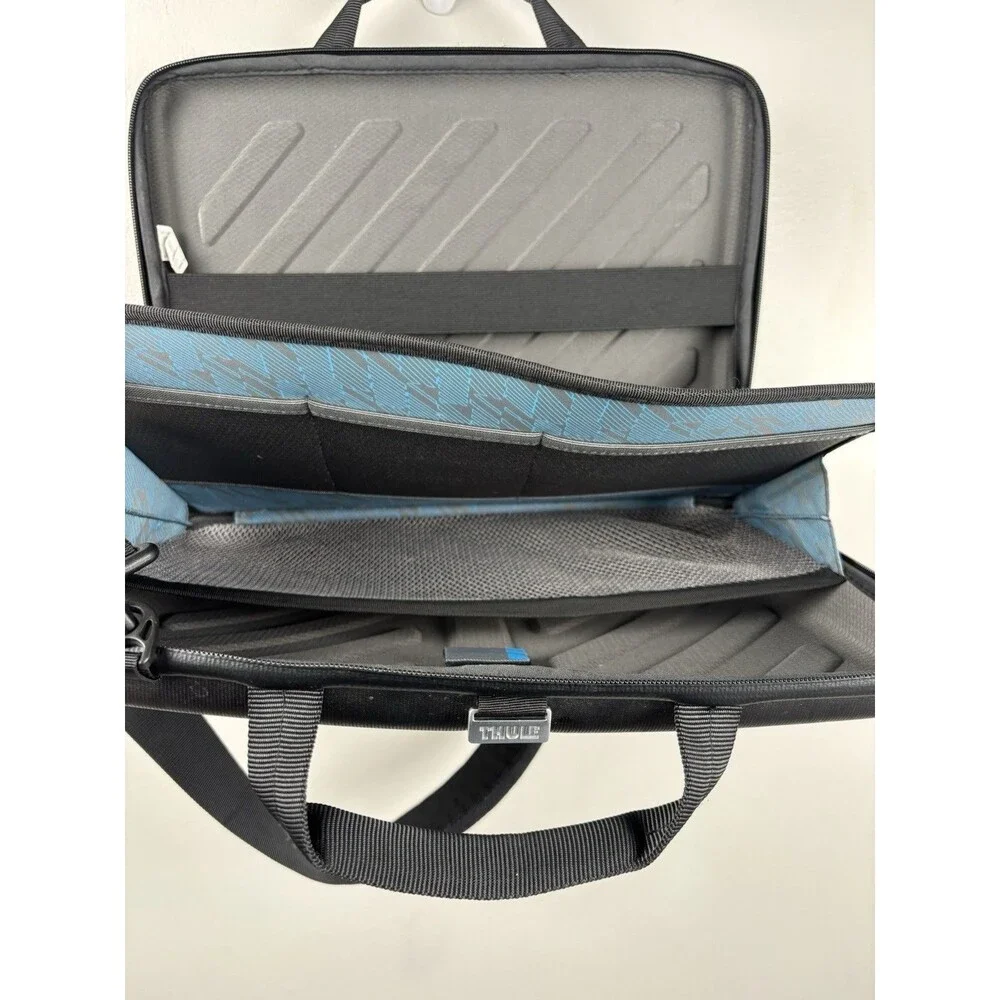 Thule Gauntlet Laptop Case 15